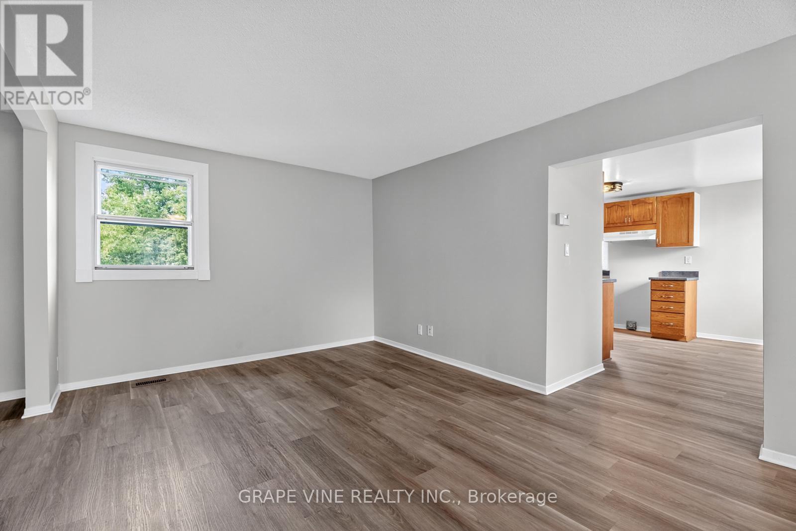 814 LAURIER STREET - Image 11