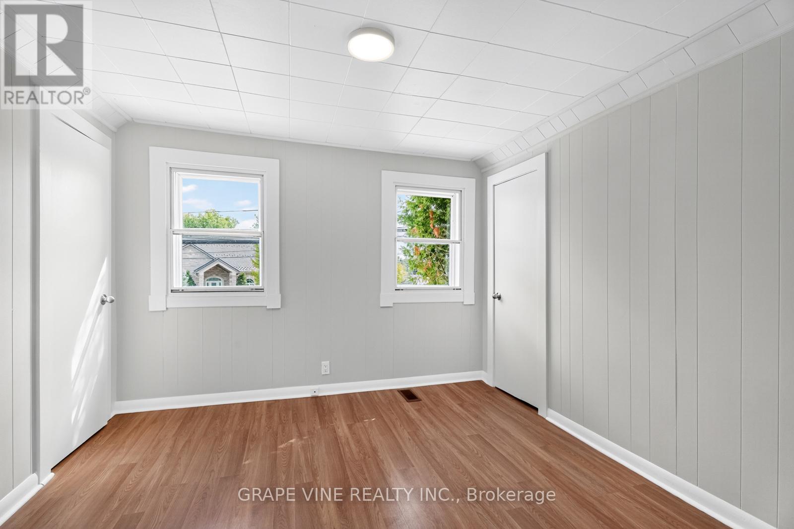 814 LAURIER STREET - Image 18