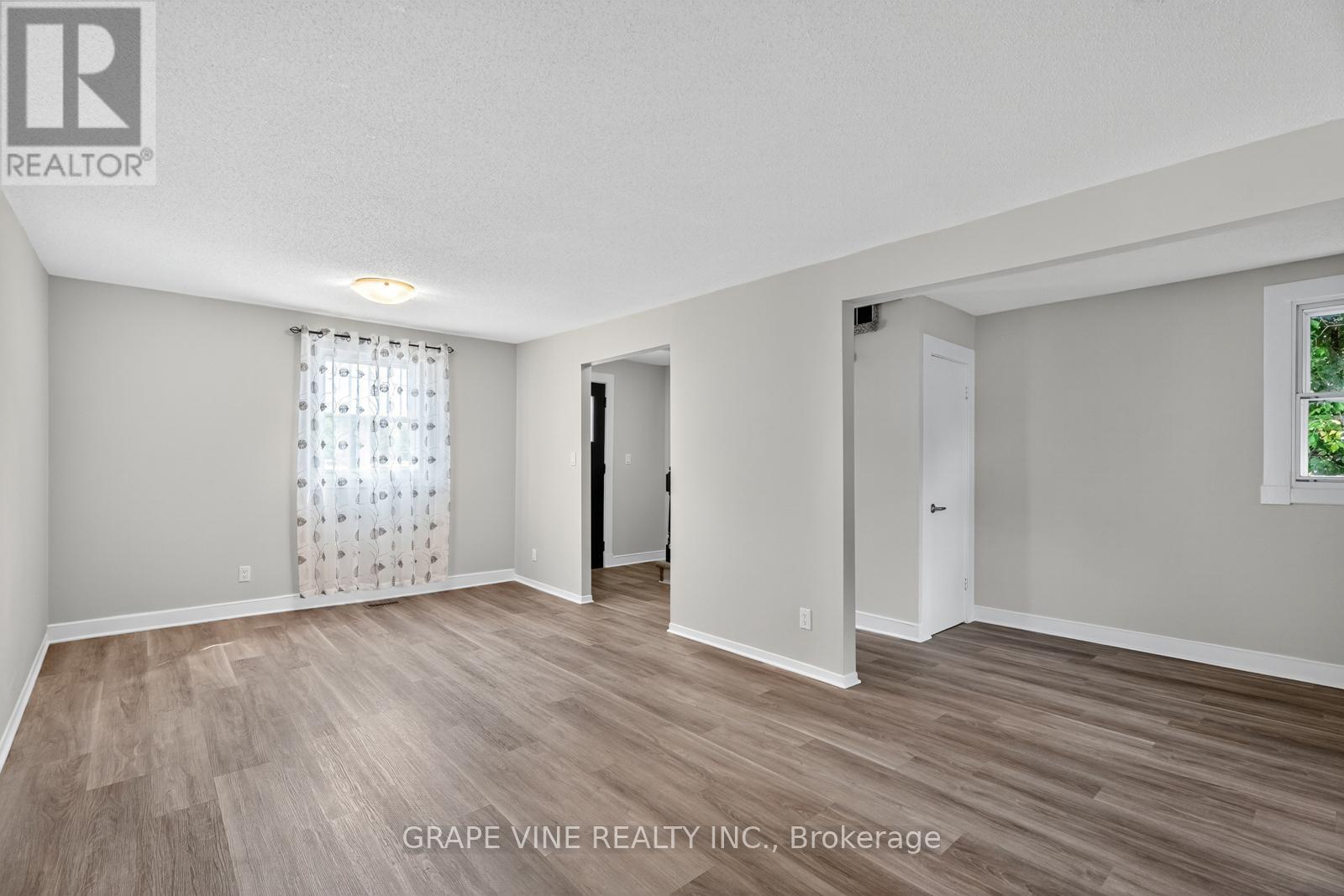 814 LAURIER STREET - Image 6