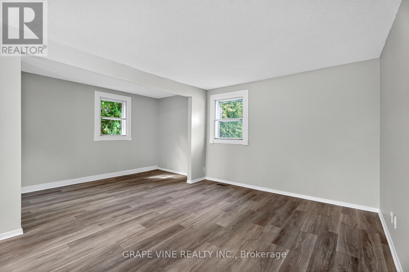 814 LAURIER STREET - Image 8