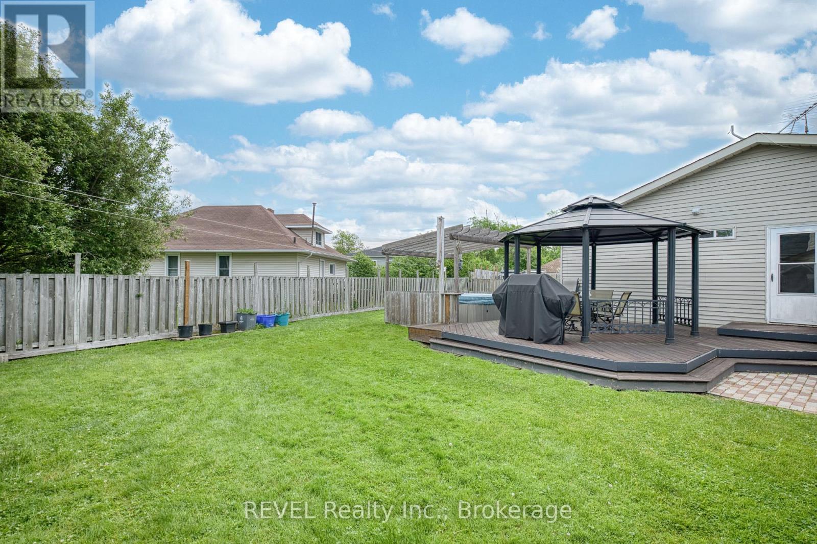 344 LEASK AVENUE - 35