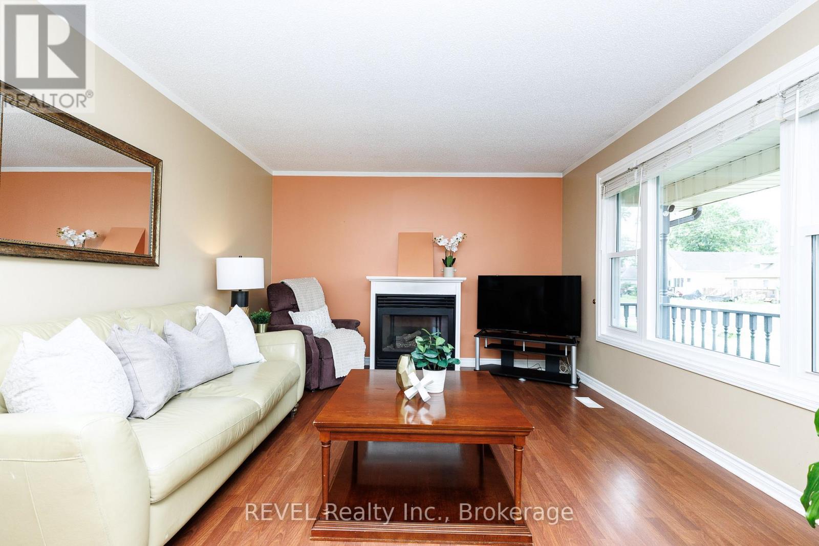 344 LEASK AVENUE - 7