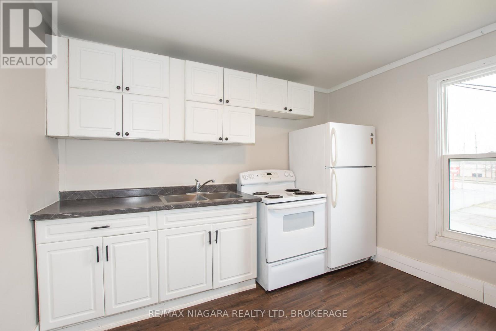 4 MANCHESTER AVENUE - 10