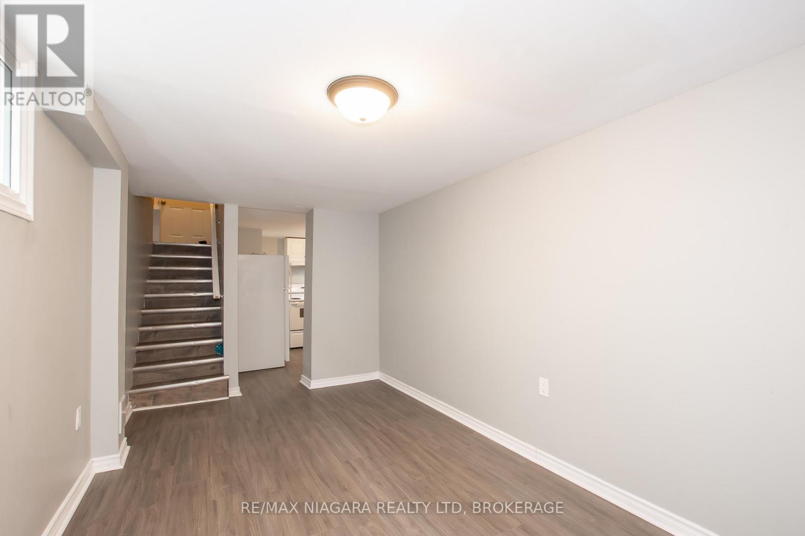 4 MANCHESTER AVENUE - Image 14