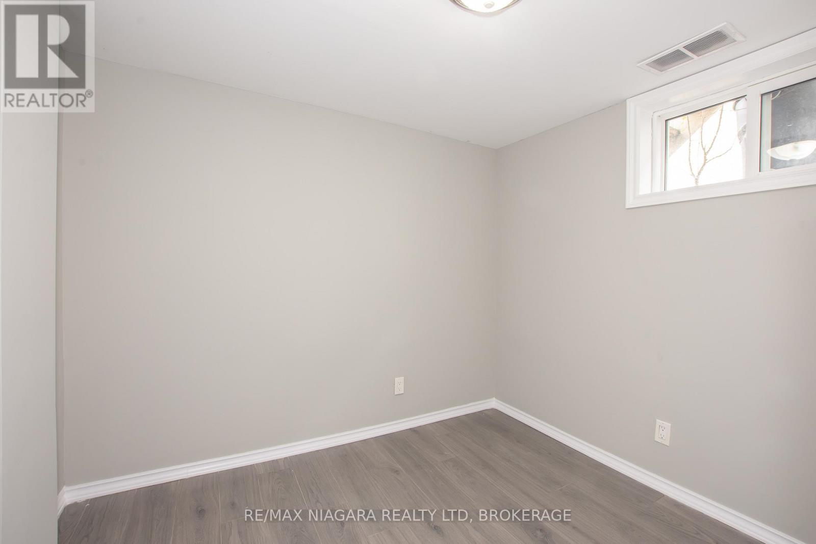 4 MANCHESTER AVENUE - 16