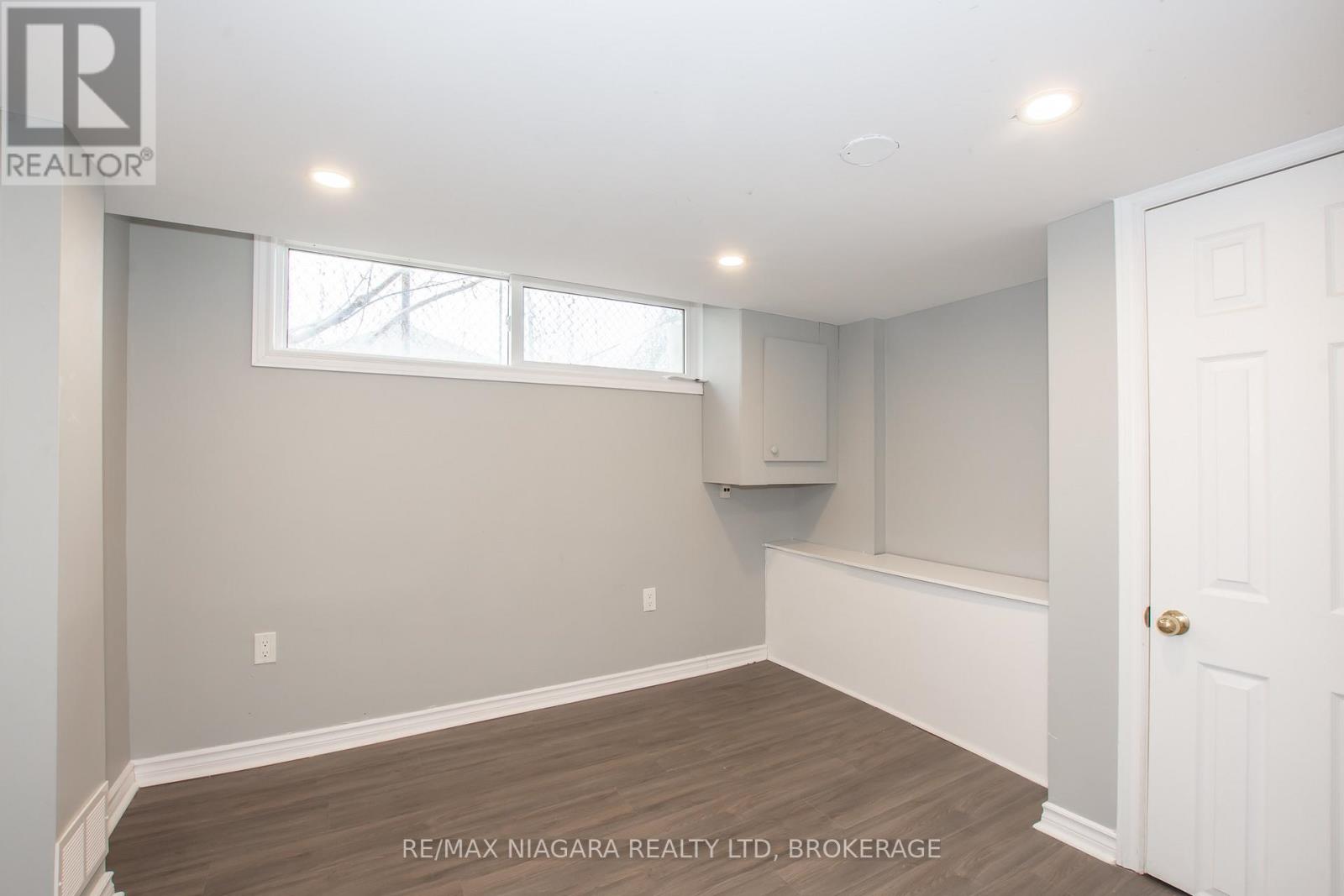 4 MANCHESTER AVENUE - 17