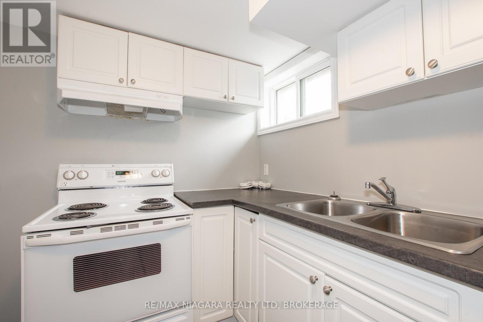 4 MANCHESTER AVENUE - 21