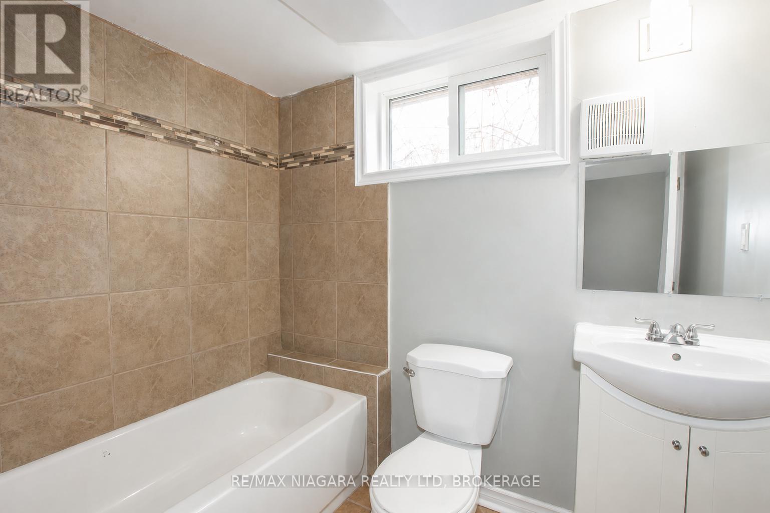 4 MANCHESTER AVENUE - 22