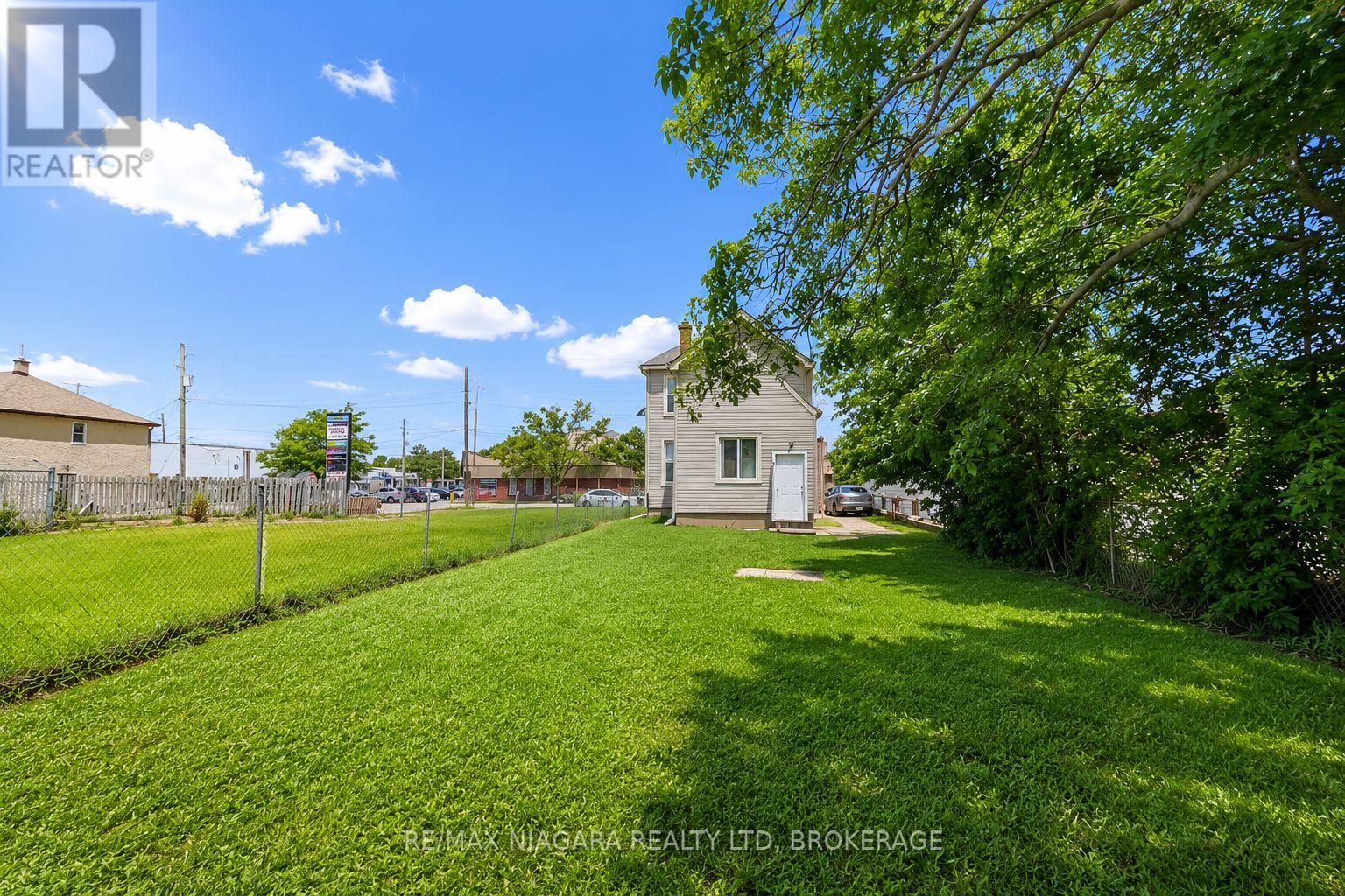 4 MANCHESTER AVENUE - 23