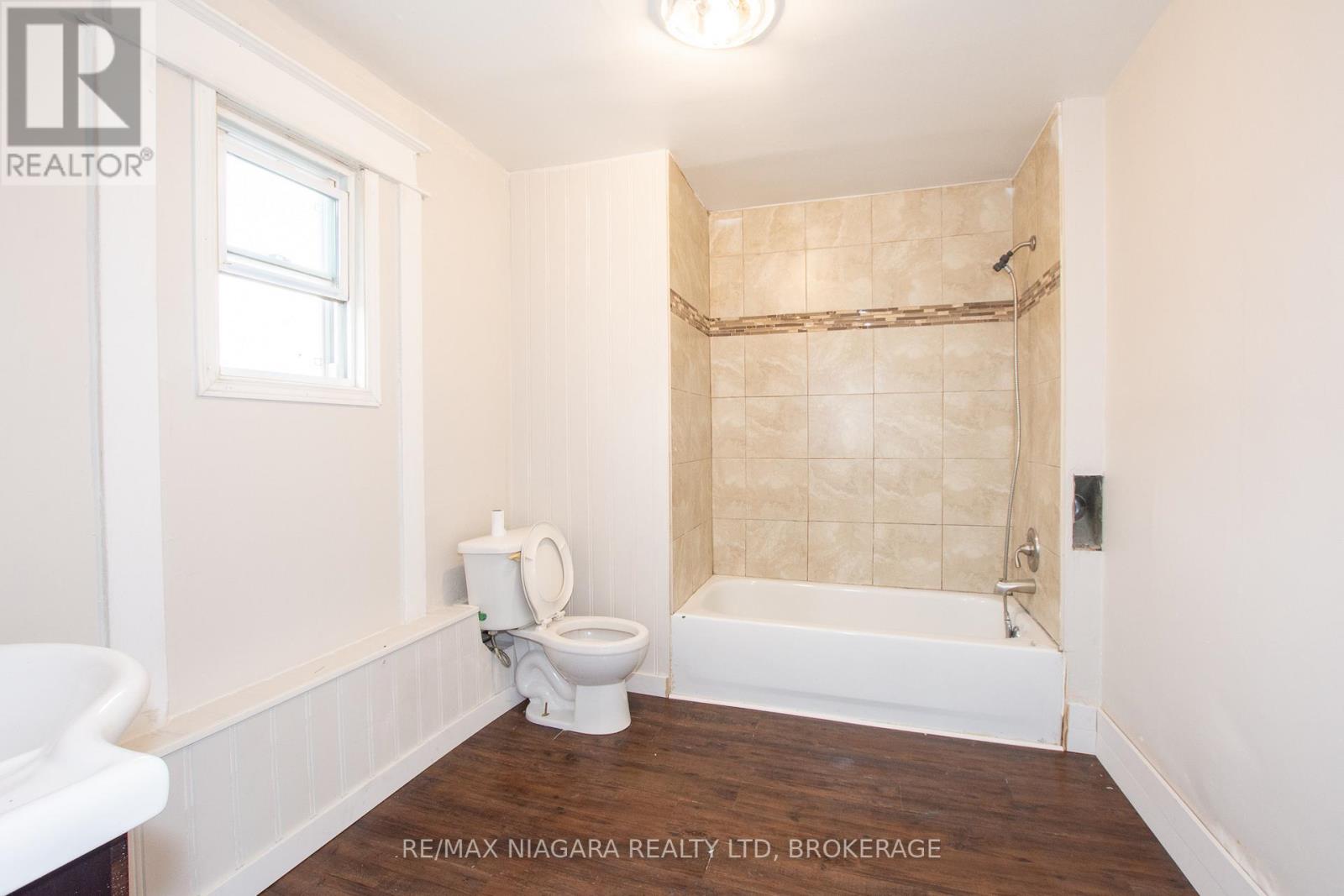 4 MANCHESTER AVENUE - Image 7