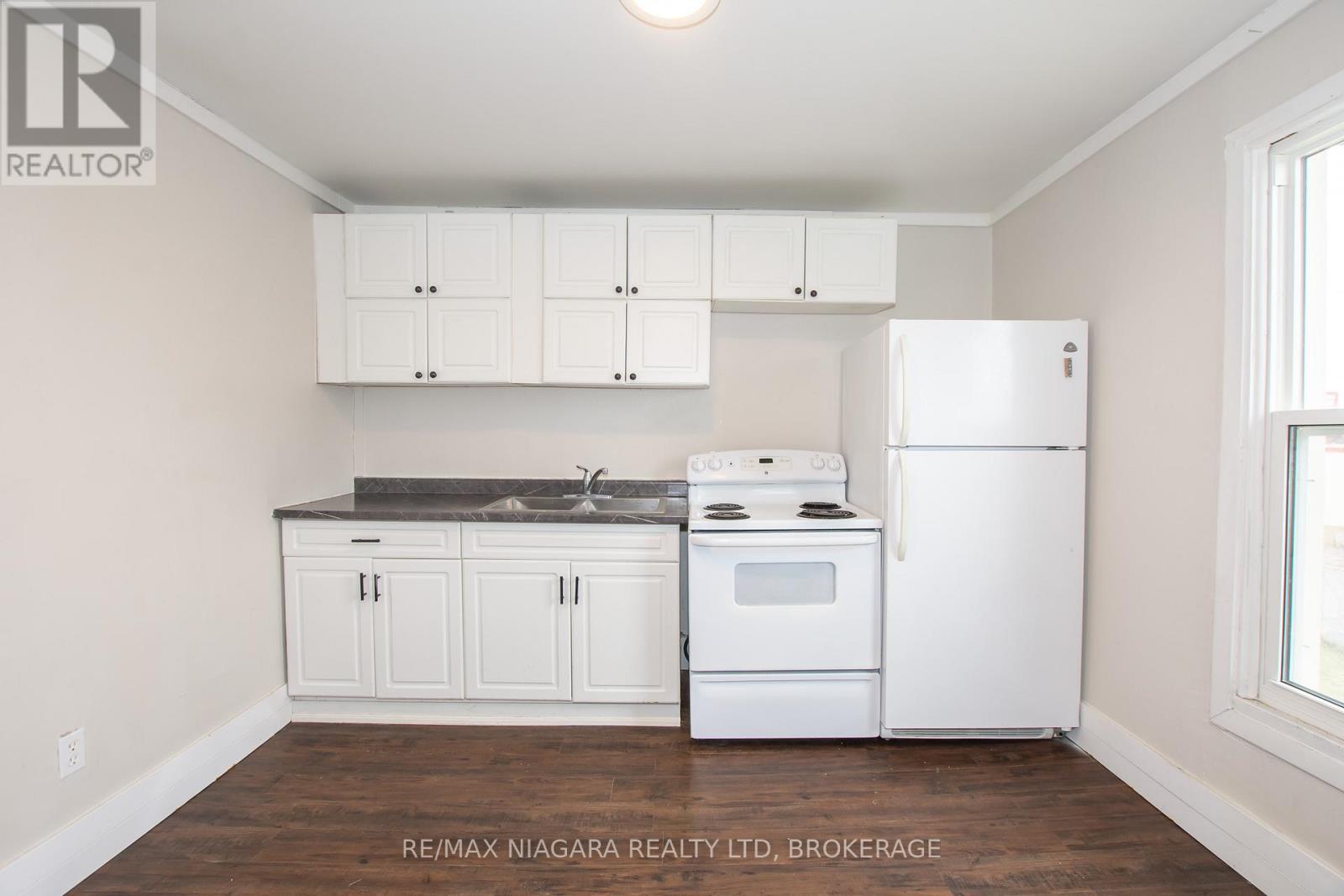 4 MANCHESTER AVENUE - 9