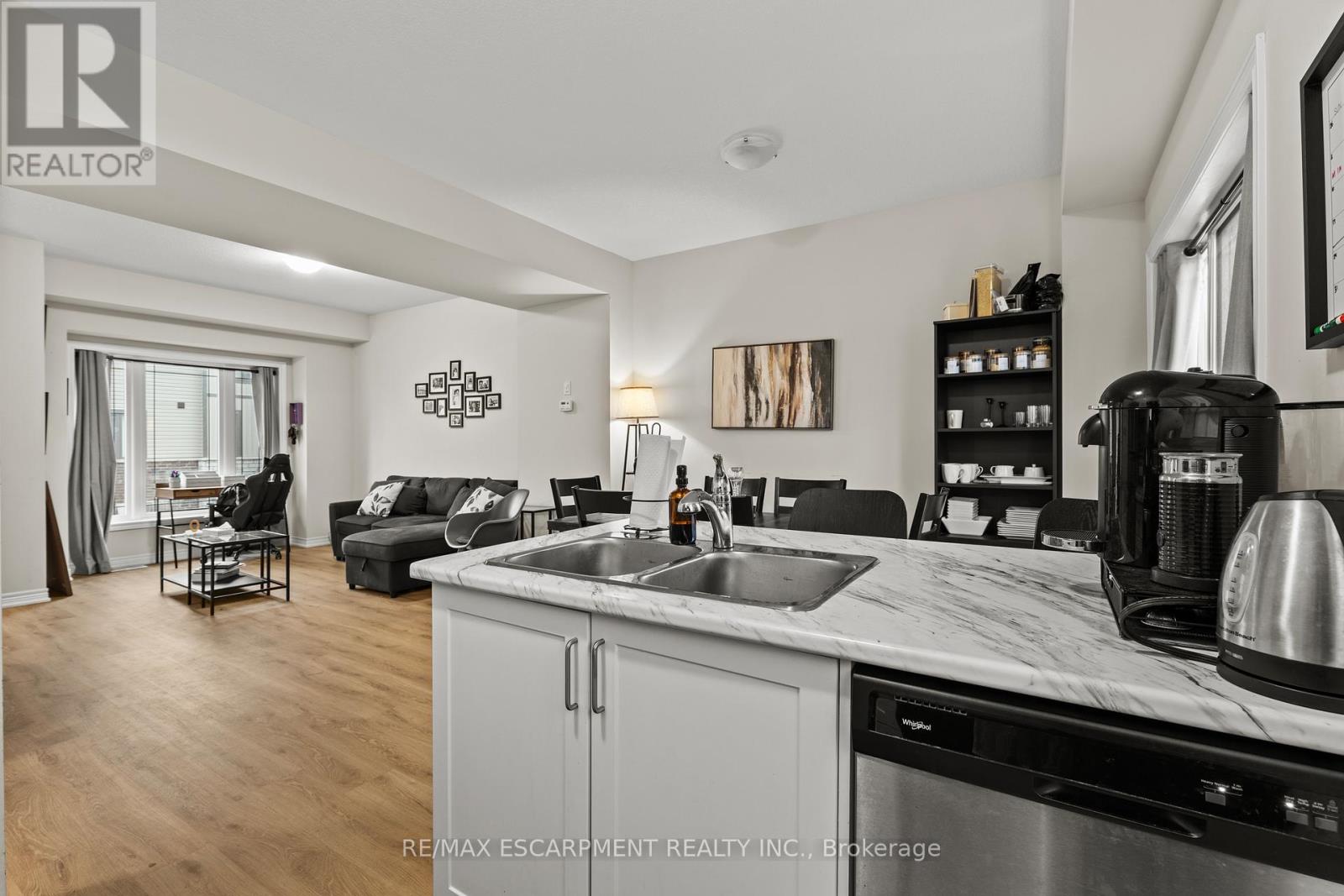 #4 19 PICARDY DRIVE - 10