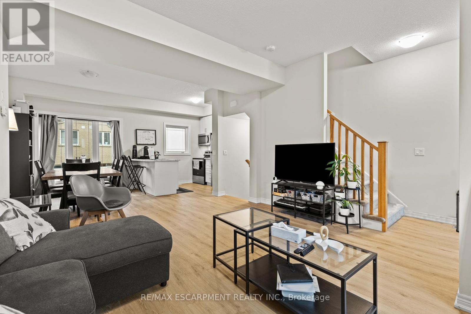 #4 19 PICARDY DRIVE - 16