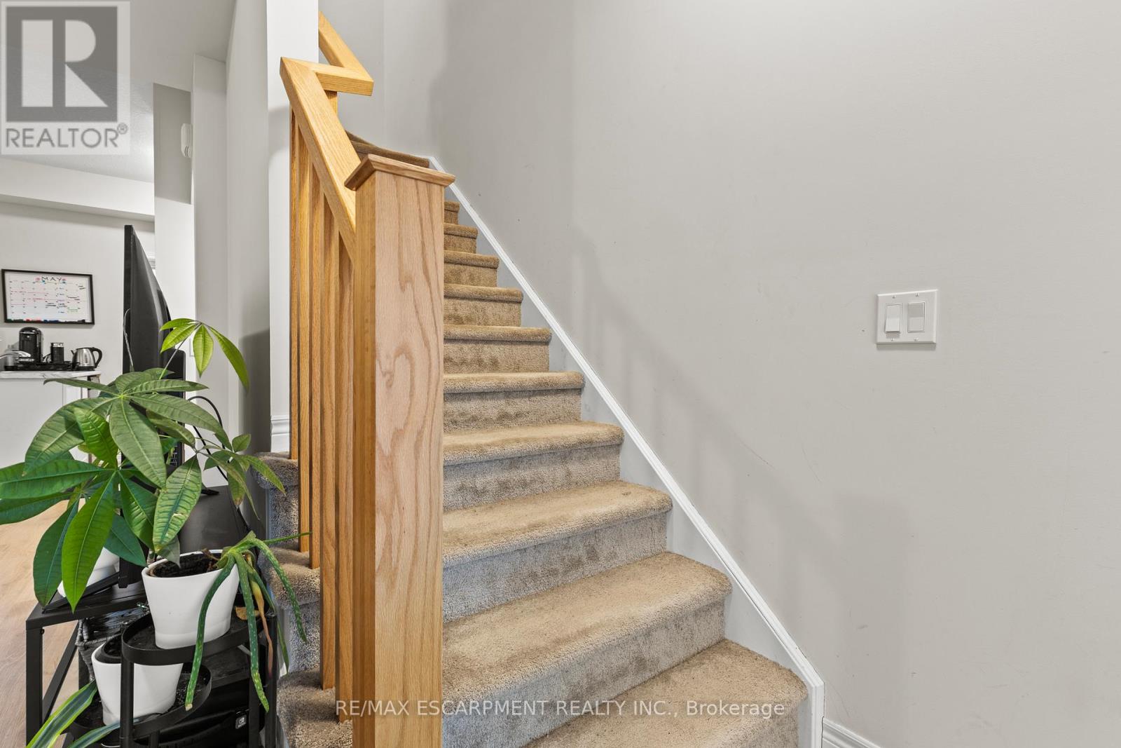 #4 19 PICARDY DRIVE - 18