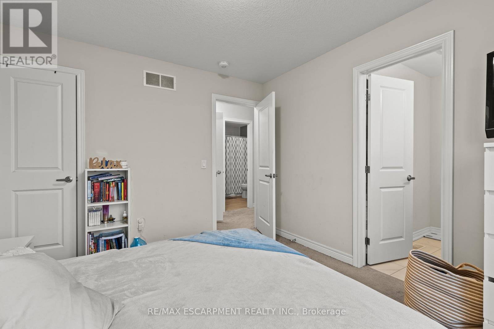 #4 19 PICARDY DRIVE - 20