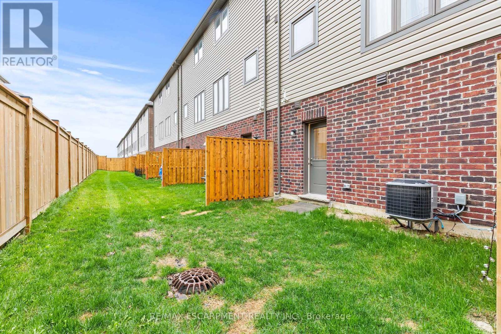 #4 19 PICARDY DRIVE - 26