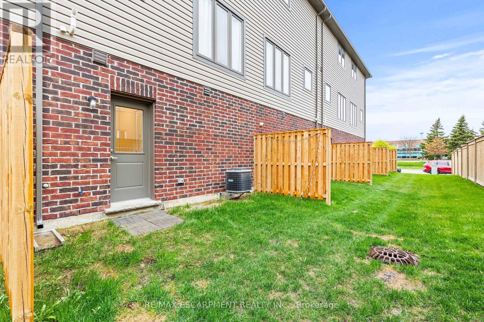 #4 19 PICARDY DRIVE - 27