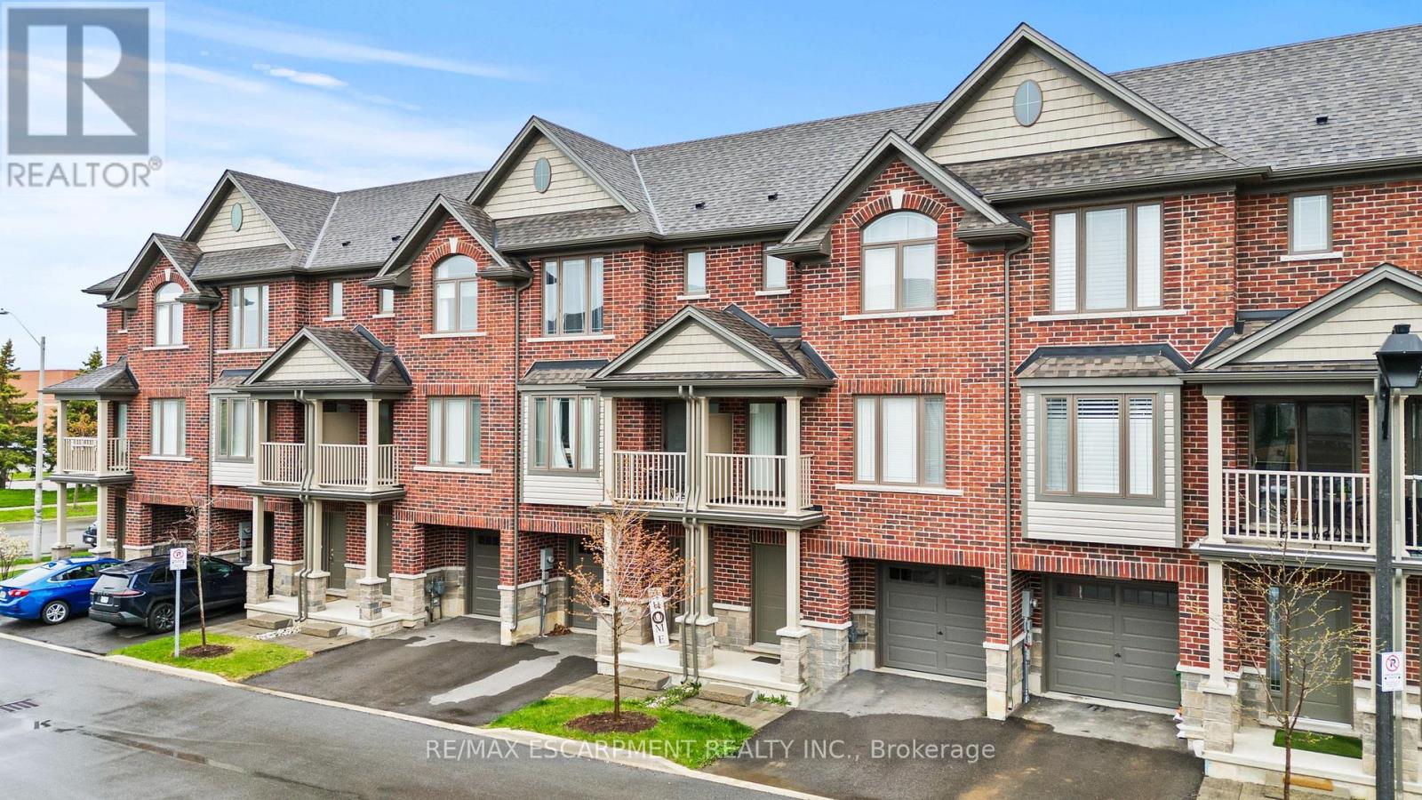 #4 19 PICARDY DRIVE - 3