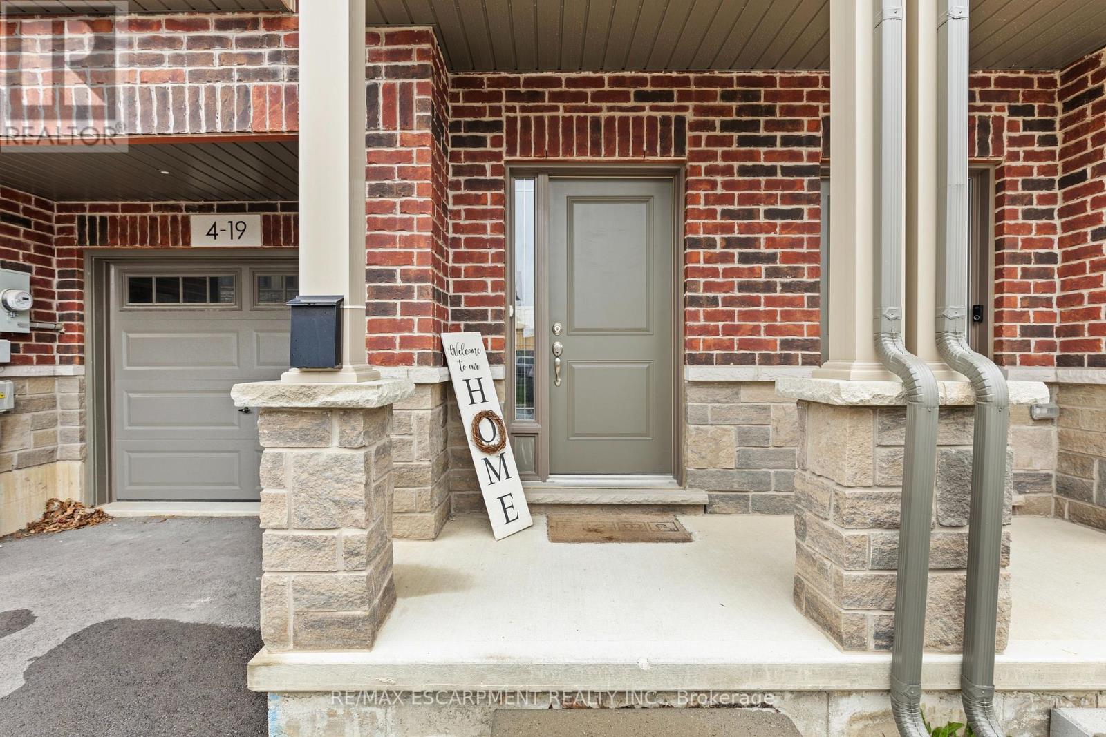 #4 19 PICARDY DRIVE - 4
