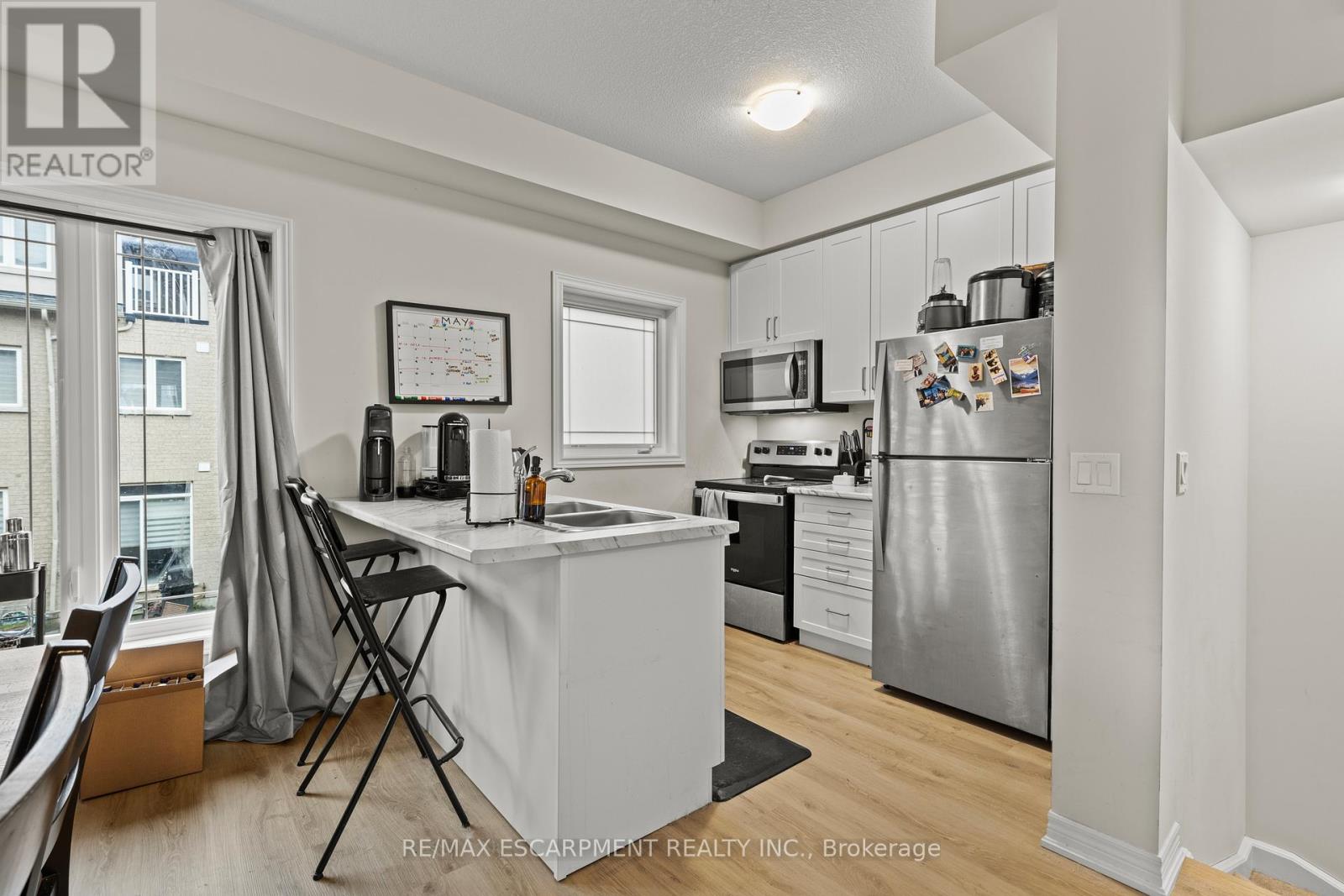 #4 19 PICARDY DRIVE - 8
