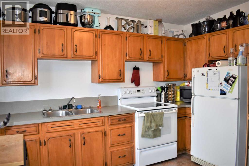 7528 and 7526 35 Avenue NW - photo 3