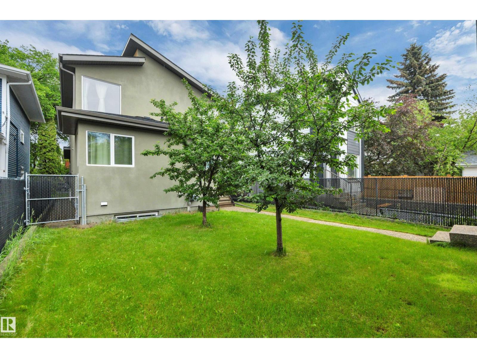 10951 81 AV NW — photo 65