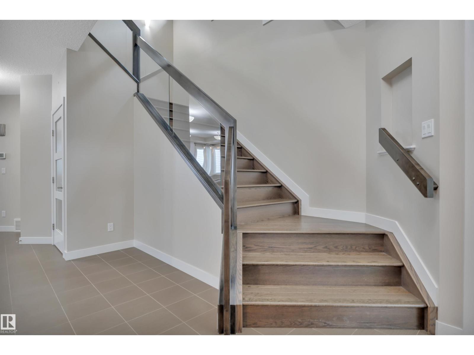 10951 81 AV NW — photo 31