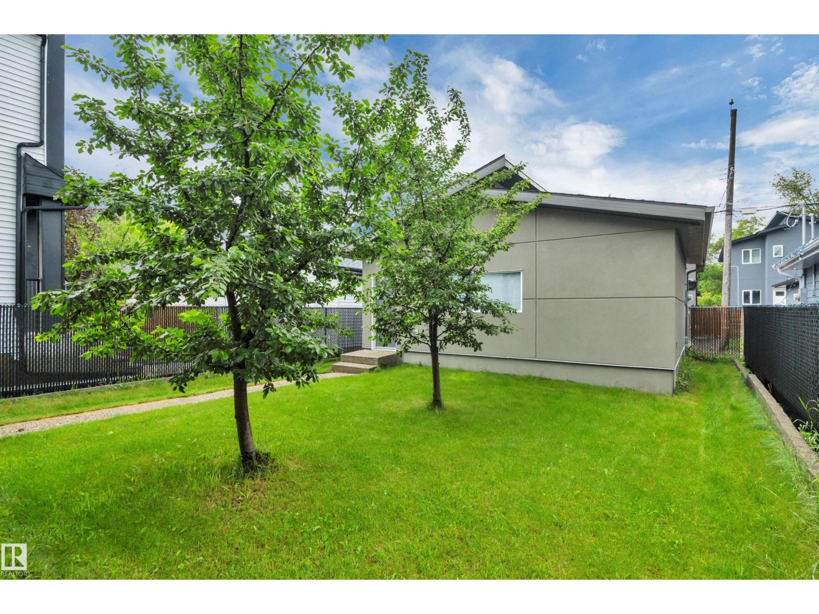 10951 81 AV NW — photo 66
