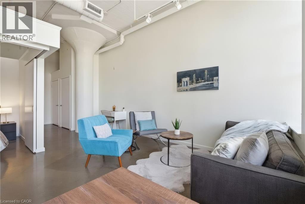 #212 404 W KING Street W - 11