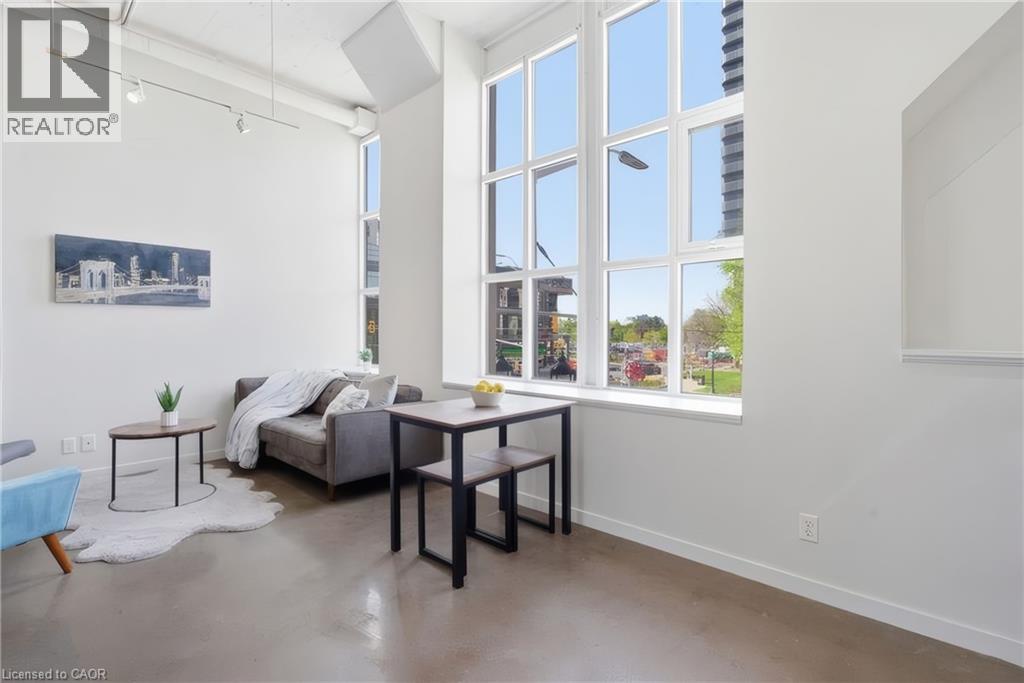 #212 404 W KING Street W - 12