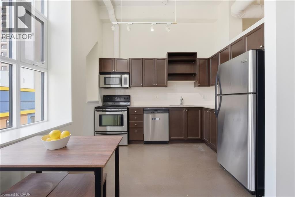 #212 404 W KING Street W - 18