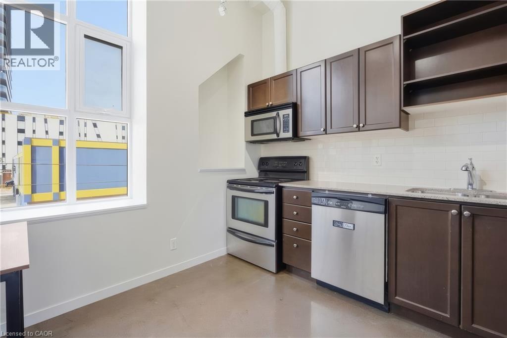 #212 404 W KING Street W - 19