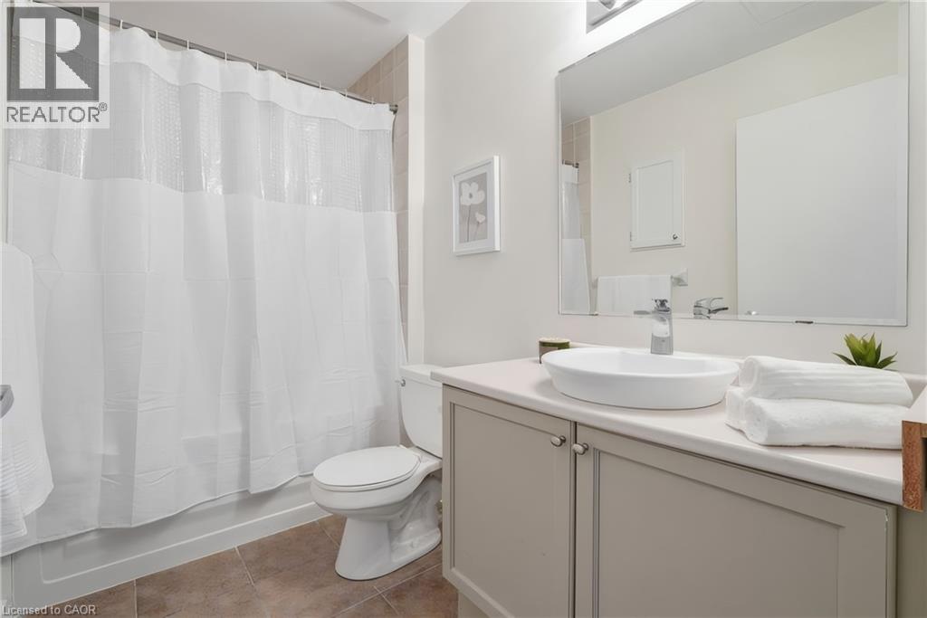 #212 404 W KING Street W - 25