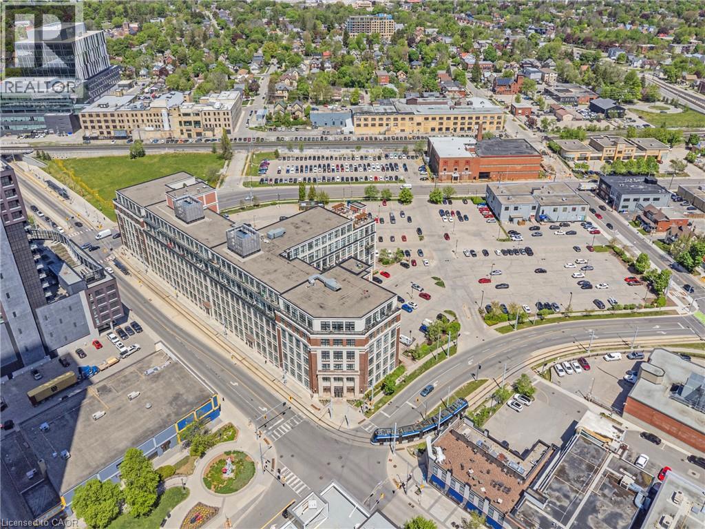#212 404 W KING Street W - 44