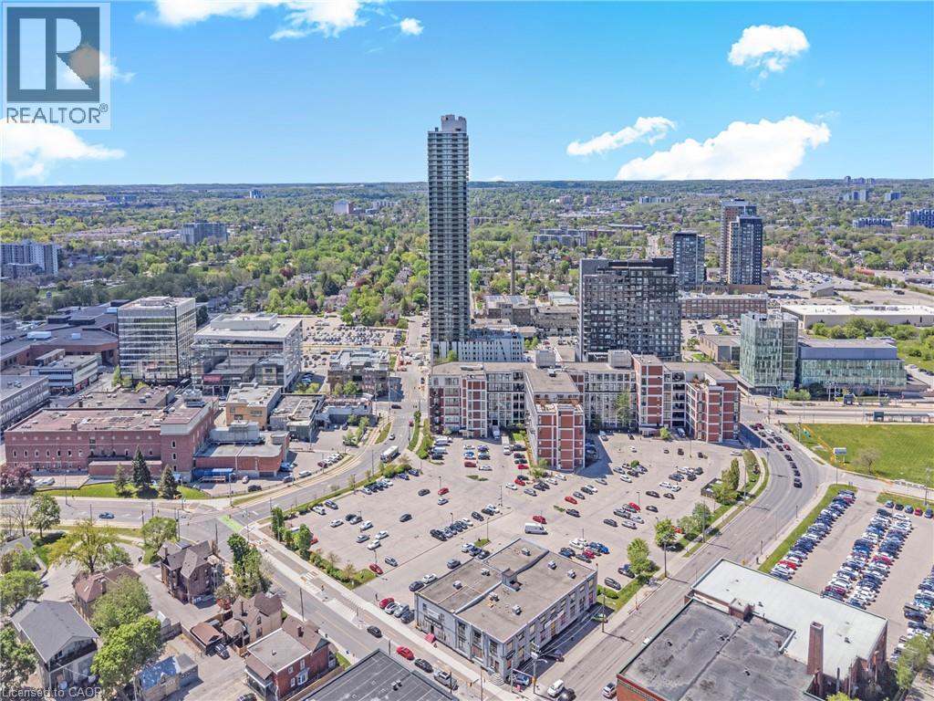 #212 404 W KING Street W - 47