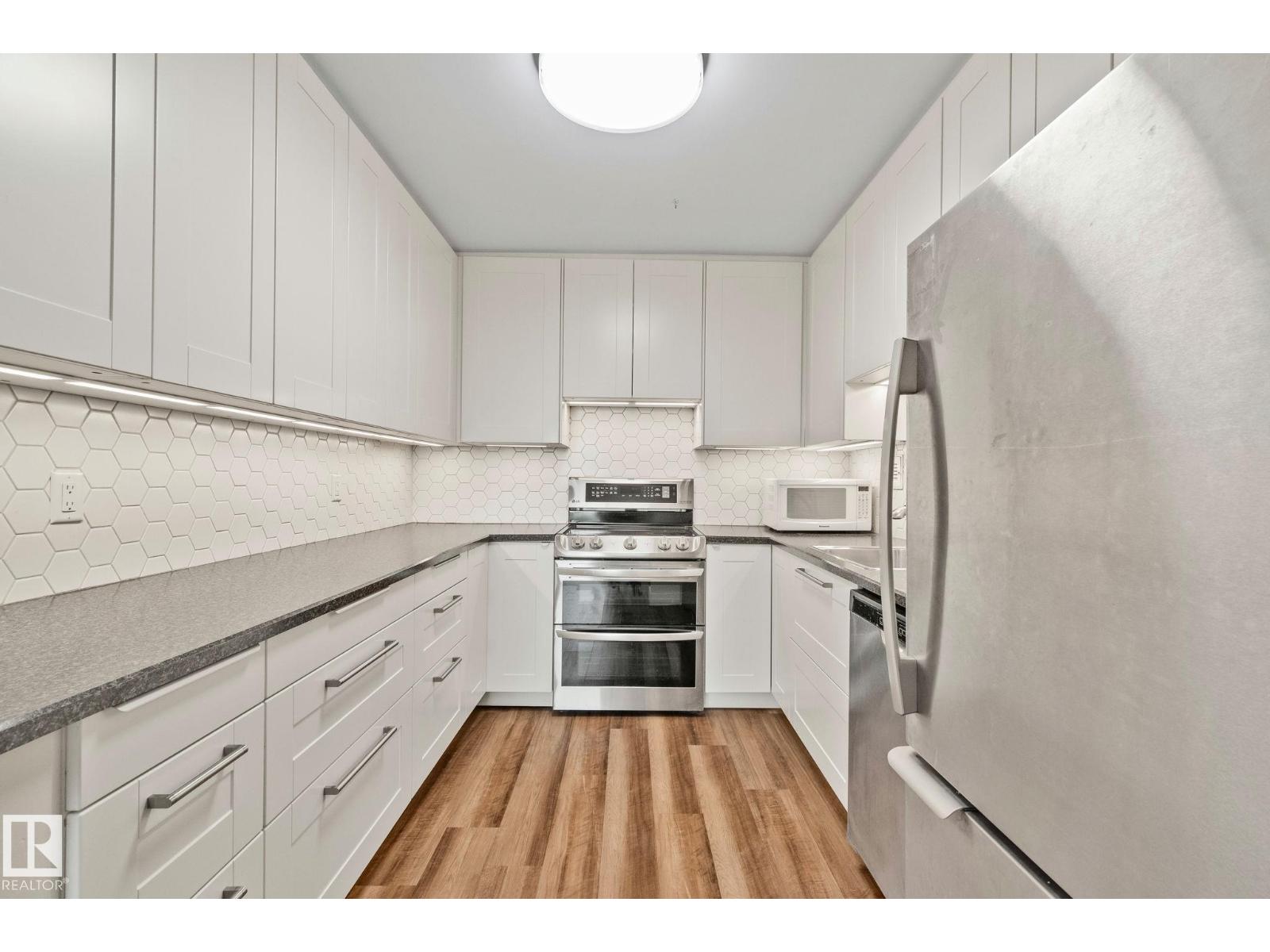 #705 9940 112 ST NW - photo 3