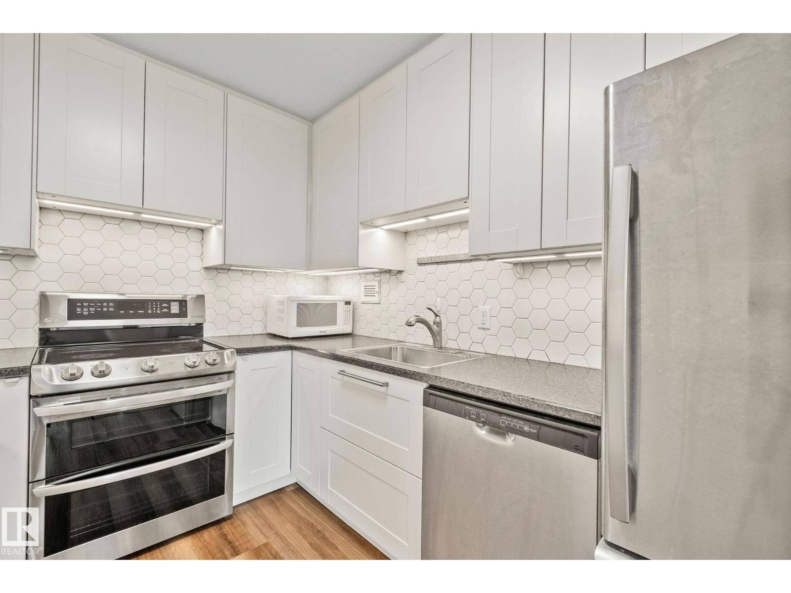 #705 9940 112 ST NW - photo 4