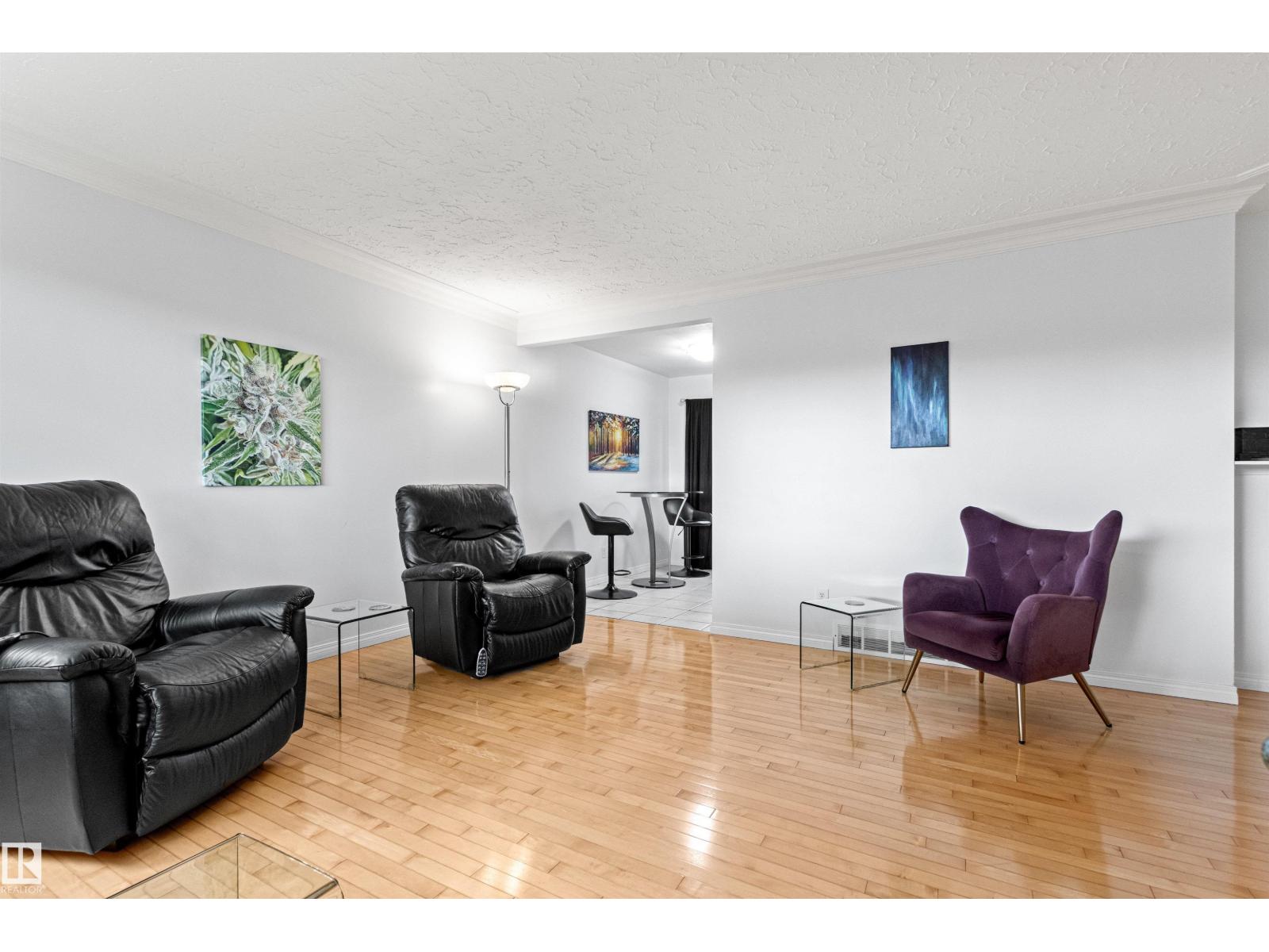 8707 69 AV NW — photo 11