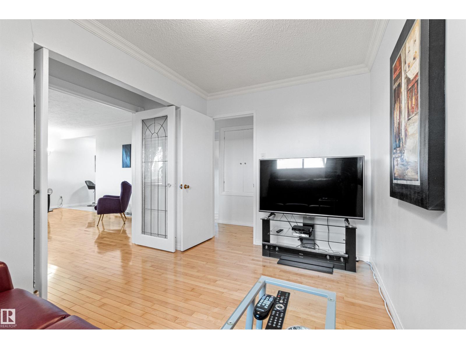 8707 69 AV NW — photo 17