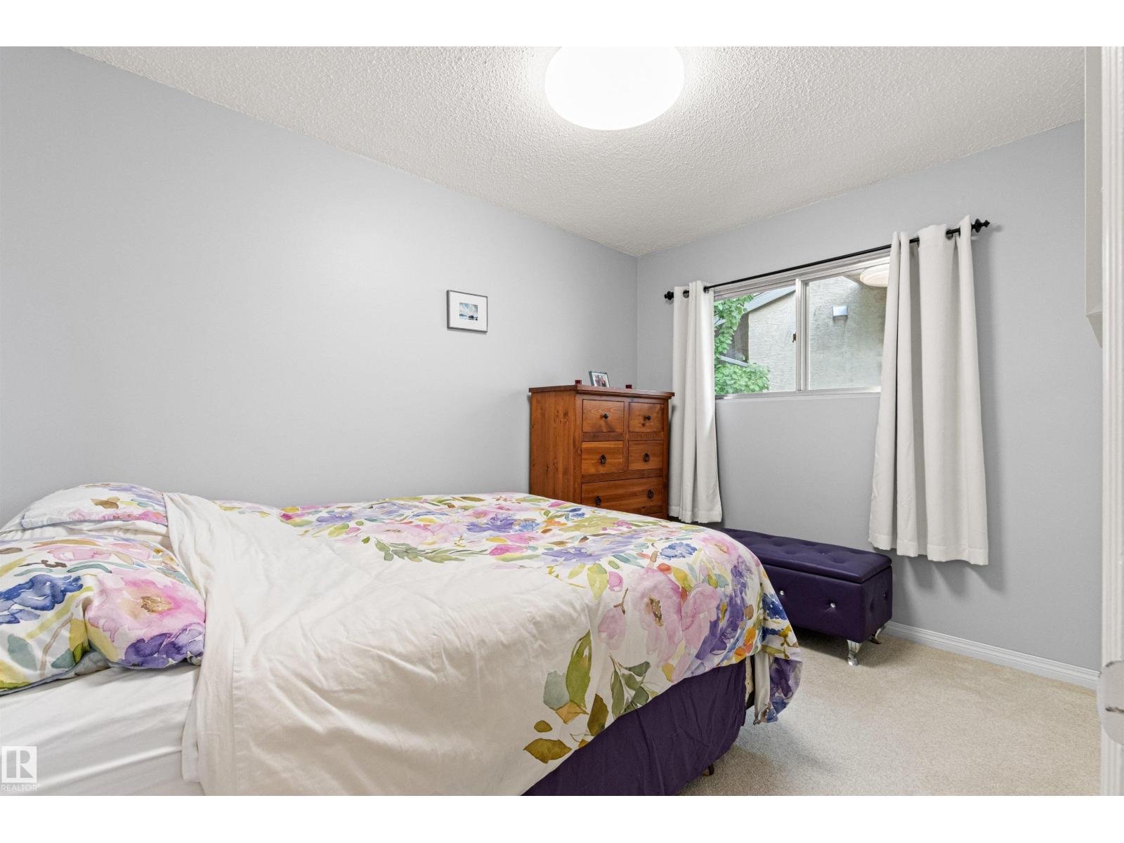 8707 69 AV NW — photo 32