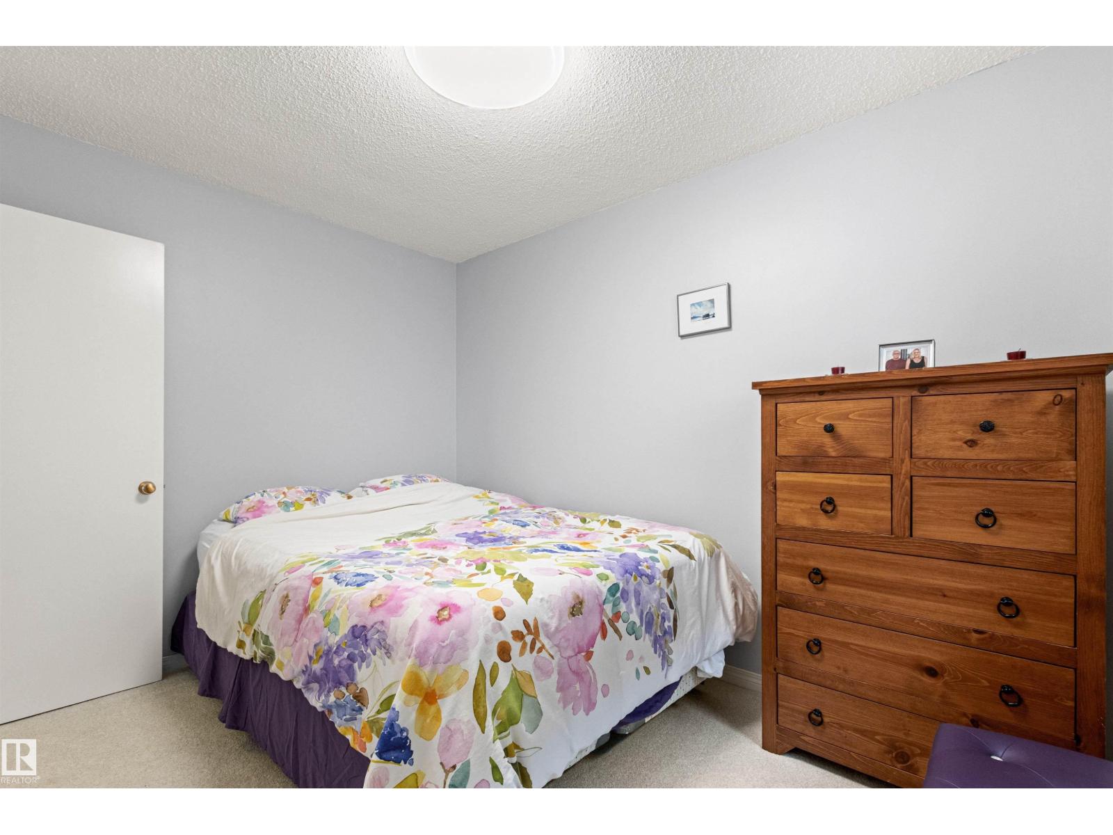 8707 69 AV NW — photo 33