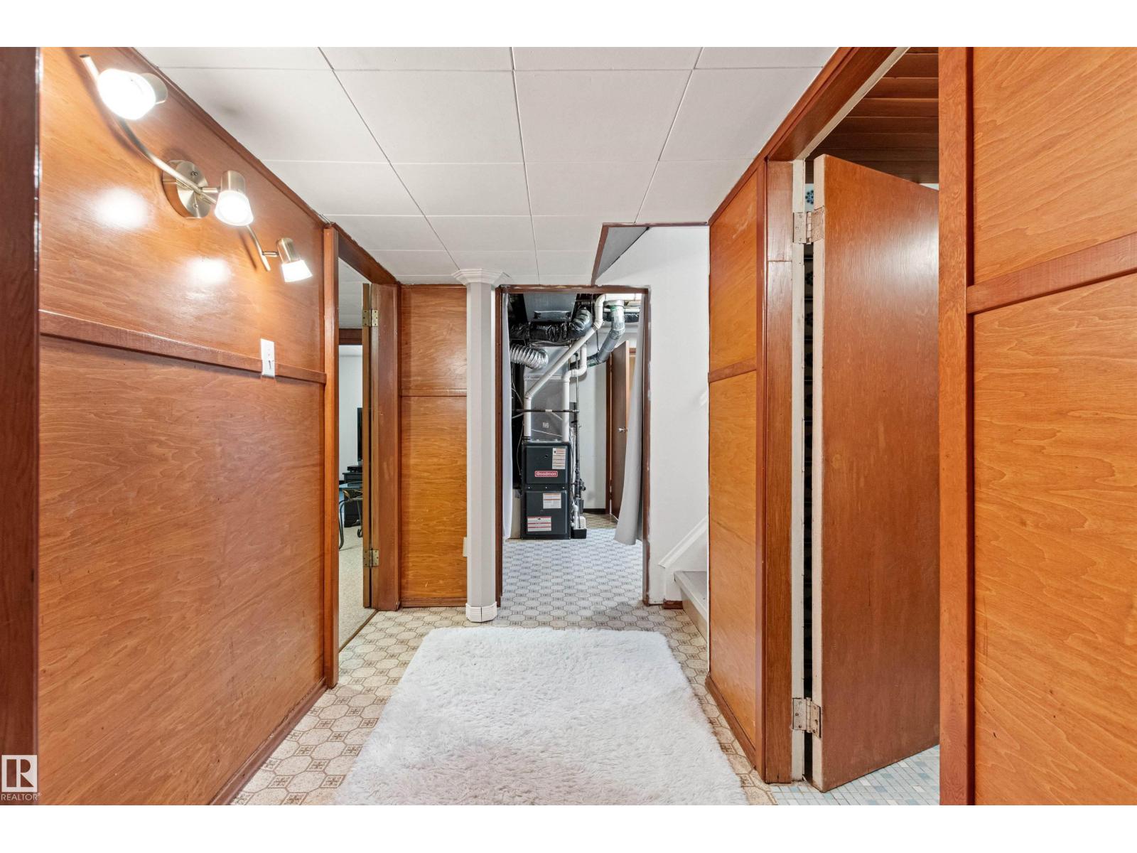 8707 69 AV NW — photo 36