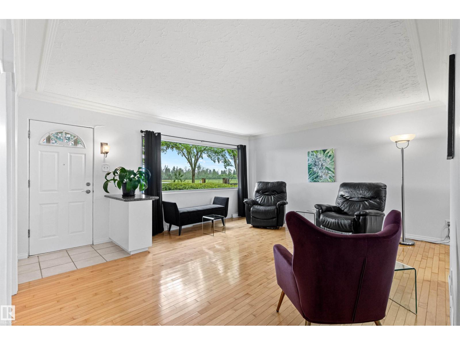 8707 69 AV NW — photo 7
