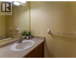 3pc Bathroom - 212 Sleaford Street, Waterloo, ON N2J4Z8 Photo 12