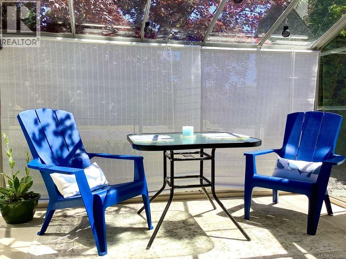 1 Sylvan Cres - 11