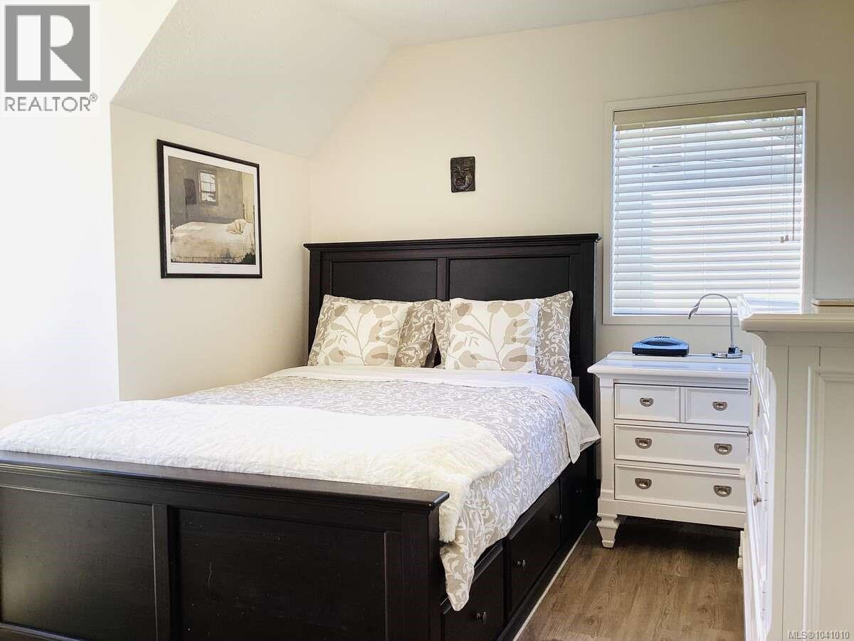 1 Sylvan Cres - 22
