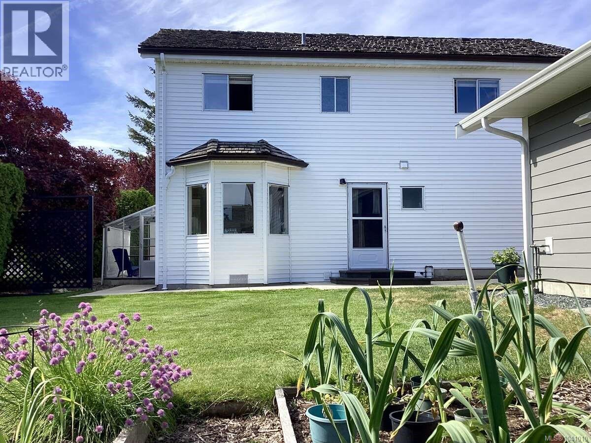 1 Sylvan Cres - 3