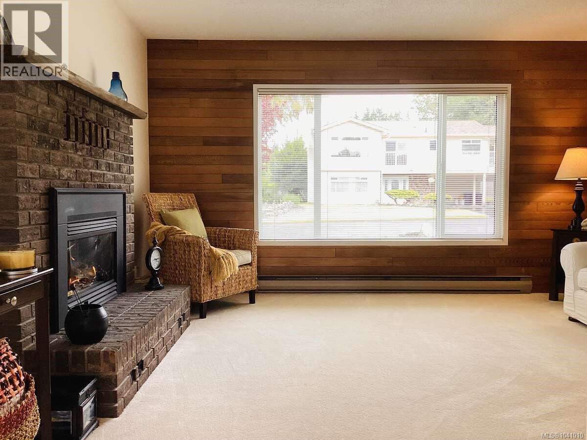1 Sylvan Cres - 7