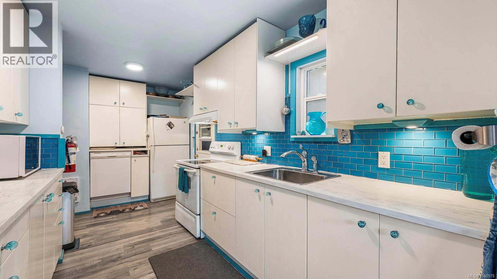 4931 Island Hwy N, Courtenay