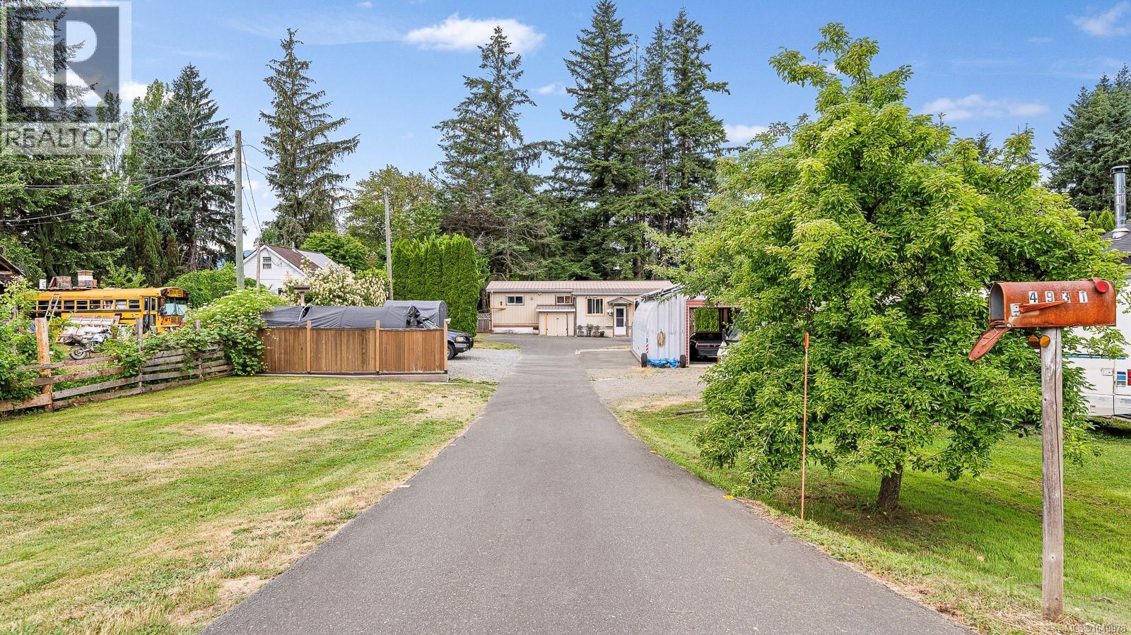 4931 Island Hwy N, Courtenay